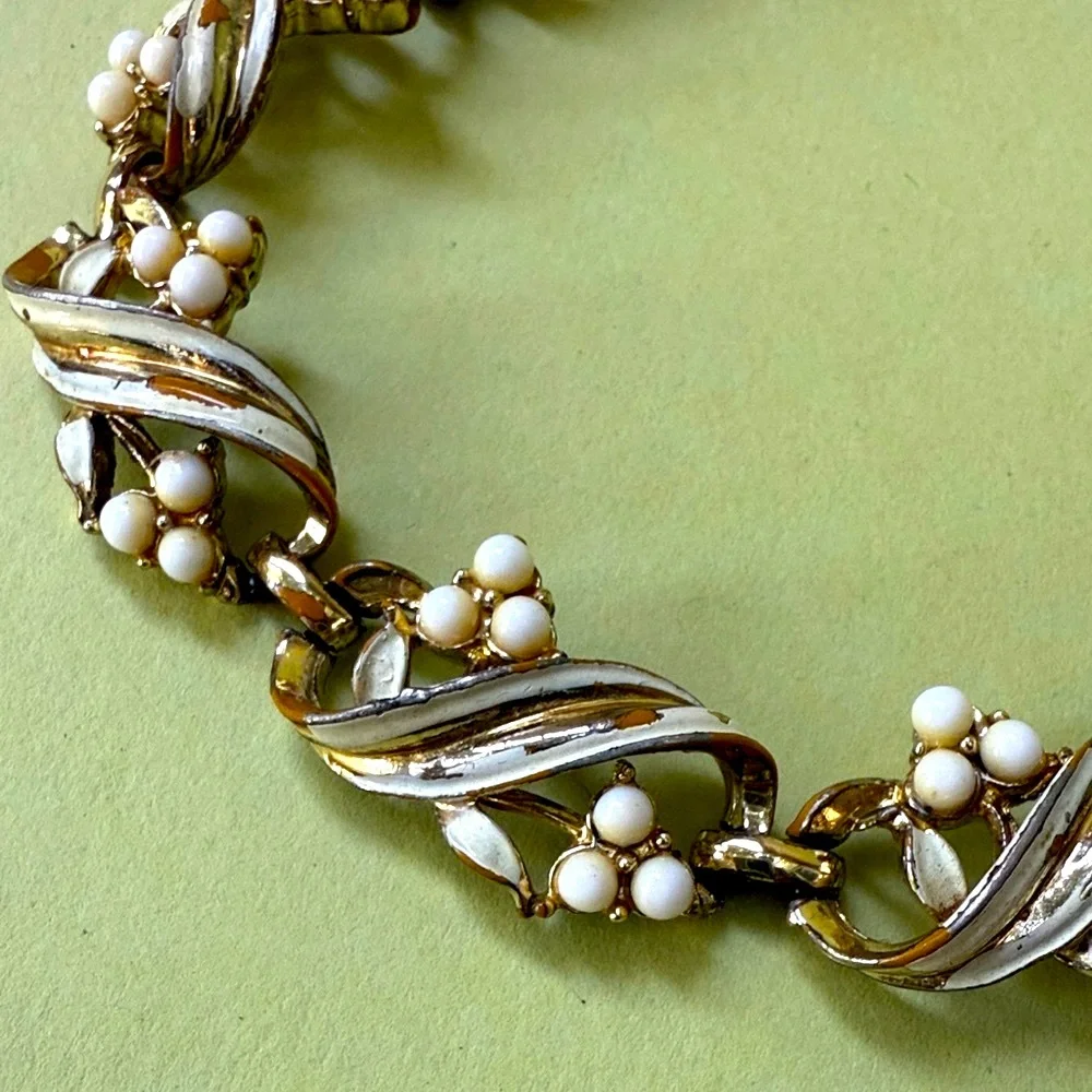 Elegant Vintage 50’s Gold and White Coro Bracelet